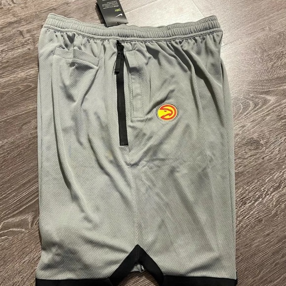 *NWT* Nike Atlanta Hawks Dri-Fit Basketball Shorts - Picture 3 of 6